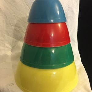 Pyrex Primary bowl set